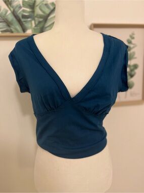 Women’s Back Shirred Plain V-Neck Short Sleeve